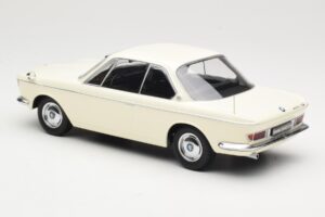 BMW 2000 CS Coupe Creme KK-Scale 1:18 KKDC180121 Metal - imagem 5 de 6
