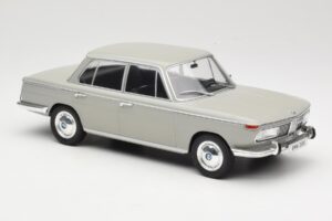 BMW 2000 TI Cinzento MCG 1:18 MCG18112 Metal - imagem 4 de 6