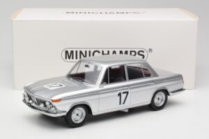 BMW 2000 Ti #17 J. Ickx / H. Hahne 24 Hours of Spa 1966 Winners Minichamps 1:18 107662517 Resina - imagem 6 de 6