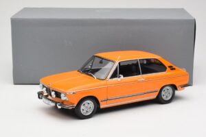 BMW 2000 Tii Touring Laranja Minichamps 1:18 80430145824 Metal - imagem 8 de 8