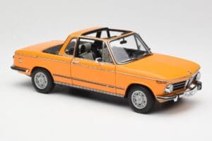 BMW 2002 E10 Cabriolet Colorado Laranja AUTOart 1:18 80430300713 Metal - imagem 6 de 8