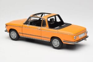 BMW 2002 E10 Cabriolet Colorado Laranja AUTOart 1:18 80430300713 Metal - imagem 7 de 8