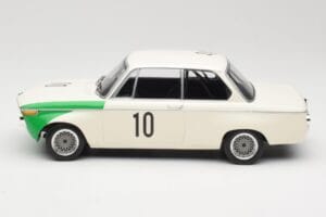 BMW 2002 Tii E10 #10 H. Hahne / D. Quester Winners Nurburgring 1968 Minichamps 1:18 155682710 Metal - imagem 3 de 6