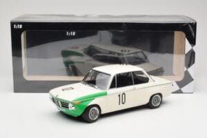 BMW 2002 Tii E10 #10 H. Hahne / D. Quester Winners Nurburgring 1968 Minichamps 1:18 155682710 Metal - imagem 6 de 6