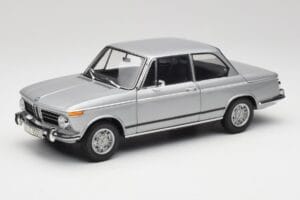 BMW 2002 Tii Polaris Prata AUTOart 1:18 80430146517 Metal