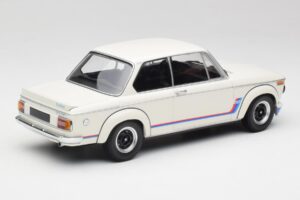BMW 2002 Tii Turbo Alpine White Minichamps 1:18 155026200 Metal - imagem 2 de 6