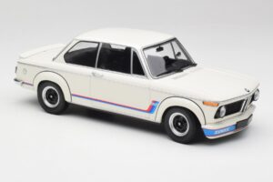 BMW 2002 Tii Turbo Alpine White Minichamps 1:18 155026200 Metal - imagem 4 de 6
