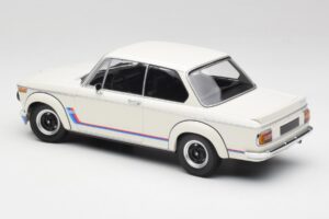 BMW 2002 Tii Turbo Alpine White Minichamps 1:18 155026200 Metal - imagem 5 de 6