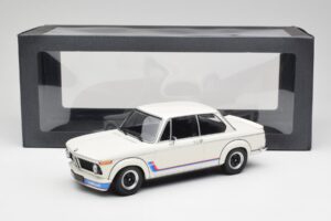 BMW 2002 Tii Turbo Alpine White Minichamps 1:18 155026200 Metal - imagem 6 de 6