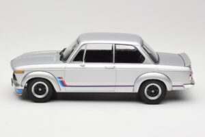 BMW 2002 Turbo E10 Prata Minichamps 1:18 155026201 Metal - imagem 3 de 6