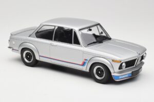 BMW 2002 Turbo E10 Prata Minichamps 1:18 155026201 Metal - imagem 4 de 6