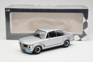 BMW 2002 Turbo E10 Prata Minichamps 1:18 155026201 Metal - imagem 6 de 6