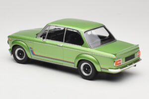 BMW 2002 Turbo Green Metallic Minichamps 1:18 155026206 Metal - imagem 5 de 6