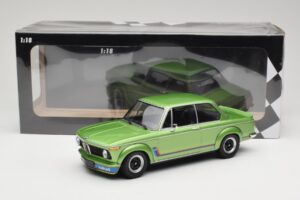 BMW 2002 Turbo Green Metallic Minichamps 1:18 155026206 Metal - imagem 6 de 6