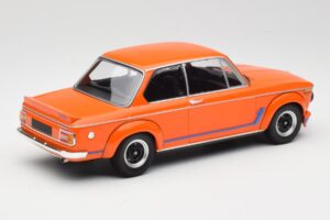 BMW 2002 Turbo Laranja Minichamps 1:18 155026202 Metal - imagem 2 de 6