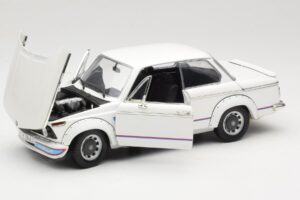 BMW 2002 Turbo E10 Branco Anson 1:18 30393 Metal - imagem 2 de 8