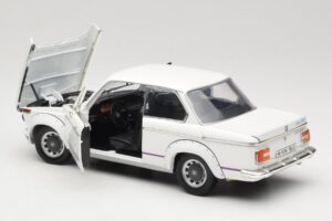 BMW 2002 Turbo E10 Branco Anson 1:18 30393 Metal - imagem 5 de 8