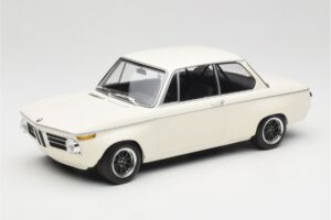 BMW 2002 Branco Plain Body Version Minichamps 1:18 155702600 Metal