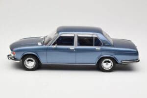 BMW 2500 E3 Blue Metallic BoS Models 1:18 BOS030 Resina - imagem 3 de 6