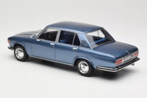 BMW 2500 E3 Blue Metallic BoS Models 1:18 BOS030 Resina - imagem 5 de 6