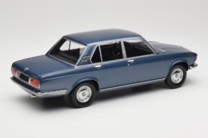 BMW 2500 E3 Blue Metallic Minichamps 1:18 155029200 Metal - imagem 2 de 6