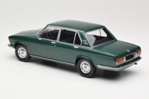 BMW 2500 E3 Green Metallic Minichamps 1:18 155029201 Metal - imagem 5 de 6