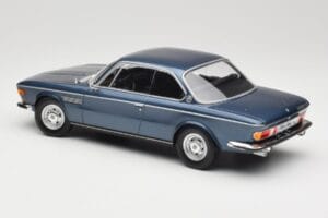 BMW 2800 CS E9 Azul Metálico Minichamps 1:18 155028032 Metal - imagem 5 de 6