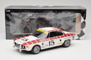 BMW 2800 CS E9 #15 Team Marabout Gaye / S. Braillard 24 Hours of Spa 1972 Minichamps 1:18 155722715 Metal - imagem 6 de 6