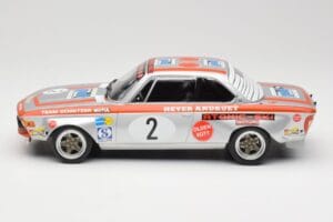 BMW 2800 CS E9 #2 Team Schnitzer J. Fitzpatrick / H. Heyer Winners Grand Prix Touring Cars Nurburgring 1972 Minichamps 1:18 1 - imagem 3 de 6