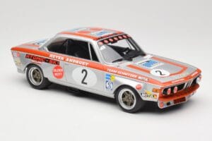 BMW 2800 CS E9 #2 Team Schnitzer J. Fitzpatrick / H. Heyer Winners Grand Prix Touring Cars Nurburgring 1972 Minichamps 1:18 1 - imagem 4 de 6