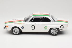 BMW 2800 CS E9 #9 Castrol BMW T. Moorkens / E. Haxhe 24 Hours of Spa 1971 Minichamps 1:18 155712709 Metal - imagem 3 de 6