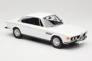 BMW 2800 CS E9 Branco Minichamps 1:18 155028030 Metal - imagem 4 de 6