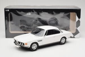 BMW 2800 CS E9 Branco Minichamps 1:18 155028030 Metal - imagem 6 de 6