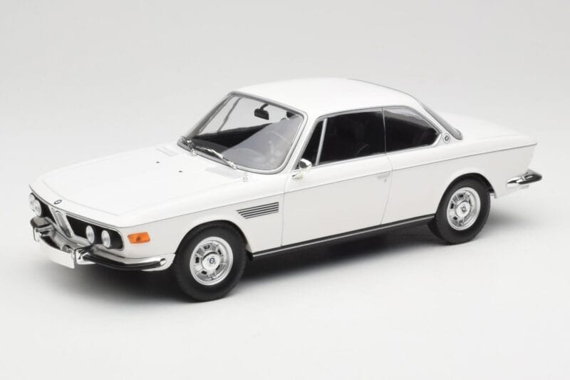 BMW 2800 CS E9 Branco Minichamps 1:18 155028030 Metal