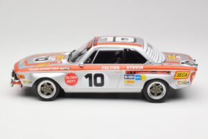 BMW 2800 CS Team Schnitzer #10 J. Fitzpatrick / J. Peltier Spa 1972 Minichamps 1:18 155722710 Metal - imagem 3 de 6