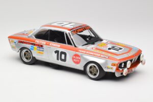 BMW 2800 CS Team Schnitzer #10 J. Fitzpatrick / J. Peltier Spa 1972 Minichamps 1:18 155722710 Metal - imagem 4 de 6