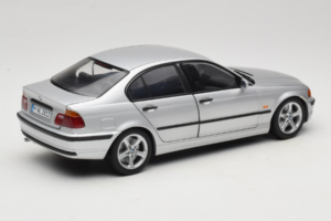 BMW 3 Series E46 Prata UT Models 1:18 80439421535 Metal - imagem 3 de 8