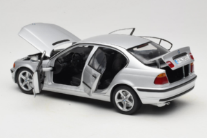 BMW 3 Series E46 Prata UT Models 1:18 80439421535 Metal - imagem 5 de 8