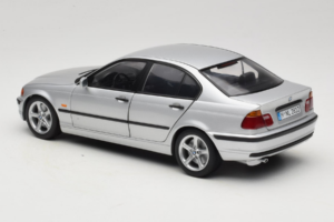 BMW 3 Series E46 Prata UT Models 1:18 80439421535 Metal - imagem 7 de 8