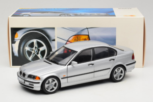 BMW 3 Series E46 Prata UT Models 1:18 80439421535 Metal - imagem 8 de 8