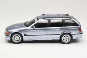 BMW 3 Series E36 Touring Blue Metallic MCG 1:18 MCG18365 Metal - imagem 3 de 6