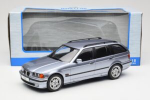 BMW 3 Series E36 Touring Blue Metallic MCG 1:18 MCG18365 Metal - imagem 6 de 6