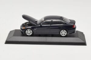 BMW 3 Series E90 Dark Blue Metallic Minichamps 1:43 80420392151-R Metal - imagem 2 de 5