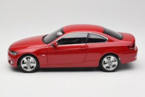 BMW 3 Series E92 Vermelho Kyosho 1:18 80430407219 Metal - imagem 4 de 8