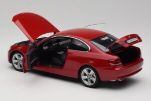 BMW 3 Series E92 Vermelho Kyosho 1:18 80430407219 Metal - imagem 5 de 8