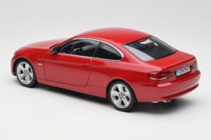 BMW 3 Series E92 Vermelho Kyosho 1:18 80430407219 Metal - imagem 7 de 8