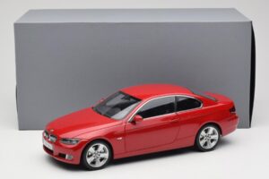 BMW 3 Series E92 Vermelho Kyosho 1:18 80430407219 Metal - imagem 8 de 8