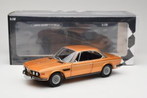 BMW 3.0 CSi E9 Gold Metallic Minichamps 1:18 180029027 Metal - imagem 8 de 8