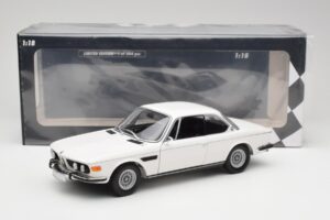 BMW 3.0 CSi E9 Branco Minichamps 1:18 180029026 Metal - imagem 8 de 8