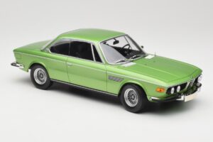 BMW 3.0 CSi E9 Green Metallic Minichamps 1:18 155028034 Metal - imagem 4 de 6